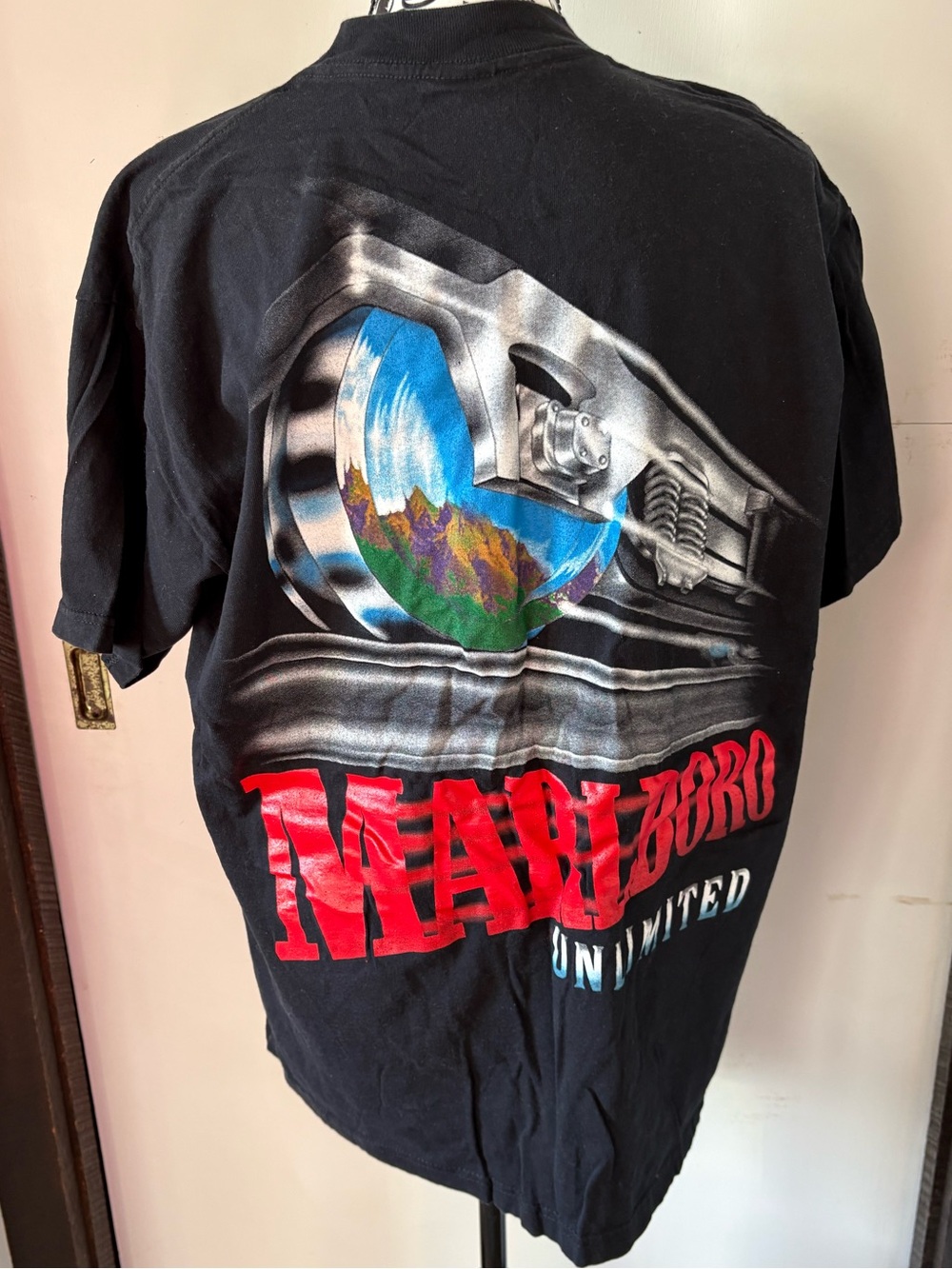 Marlboro Unlimited Black Graphic Tee With Train Image on Back Men's Size X-Large